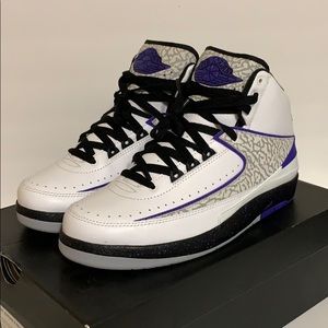 Size 8 Air Jordan 2 retro concord purple black